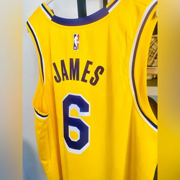 XXL Nike Lebron James Lakers Jersey